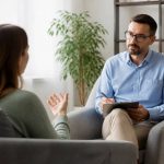Comment devenir psychothérapeute : études, formations et débouchés